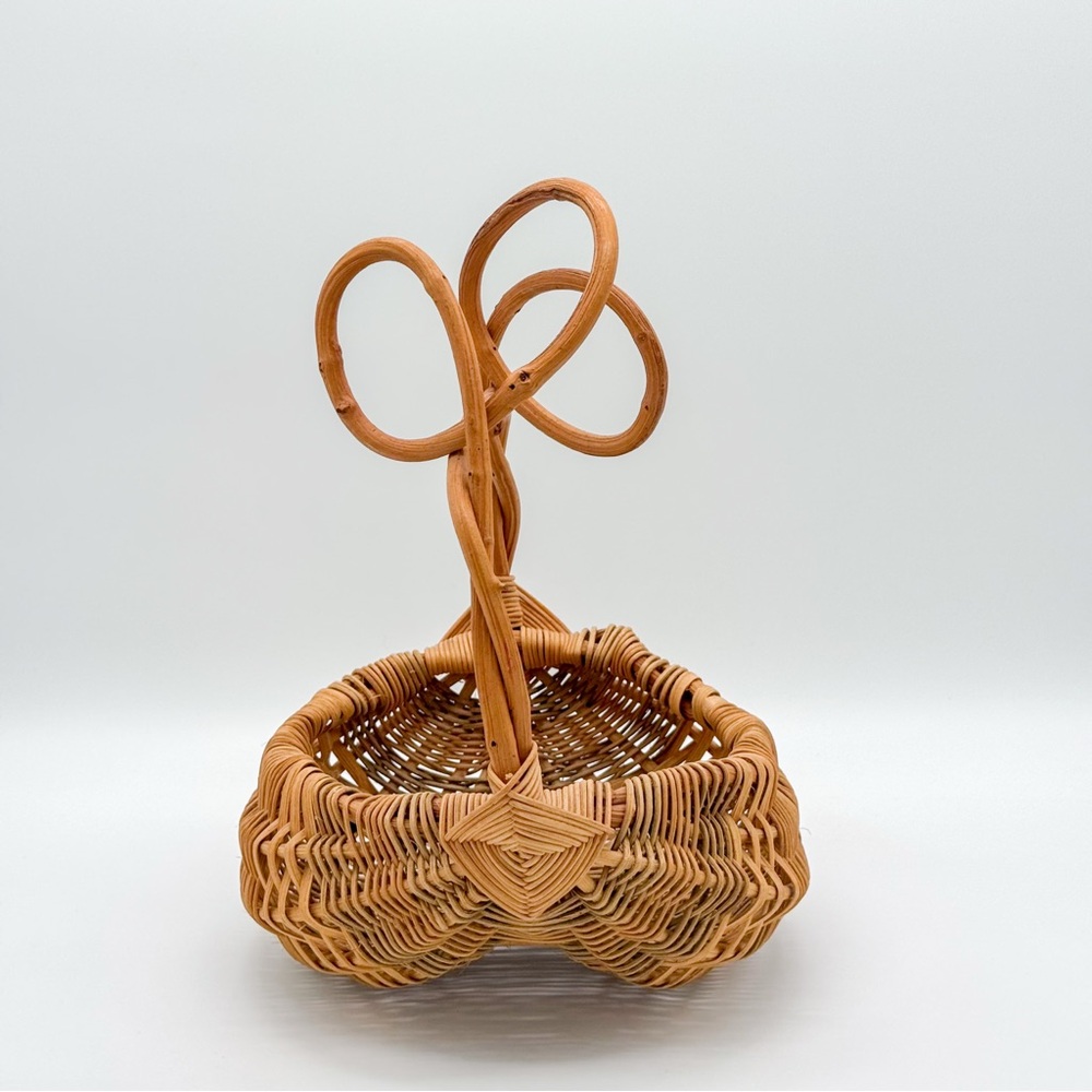 Vintage Twisted Willow Handle Eye of God Buttocks Weave Basket Cottage Farmhouse